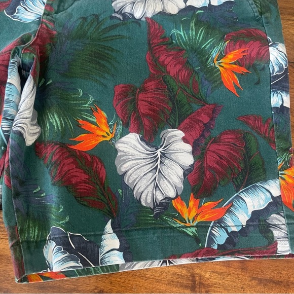 NWT Gap Men’s Floral tropical Hawaiian green flat front chino shorts size 38 - Picture 4 of 15